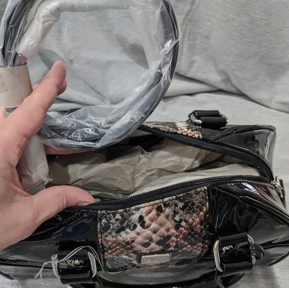 NWT Beijo "Falling For You" handbag Merlot Snake - Picture 6 of 10